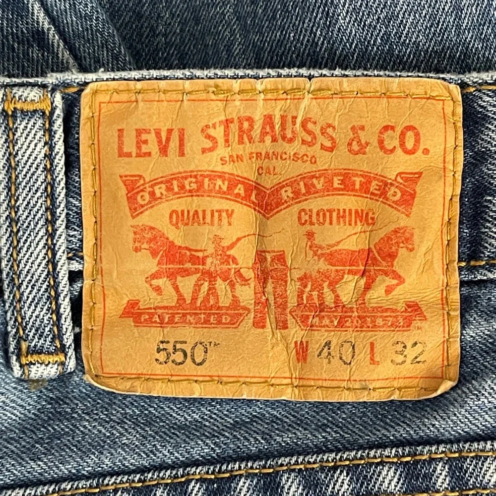 Y2K Levis 550 Relaxed Fit 40x32 100% Cotton Medium Wash Denim Blue Jeans Zip Fly
